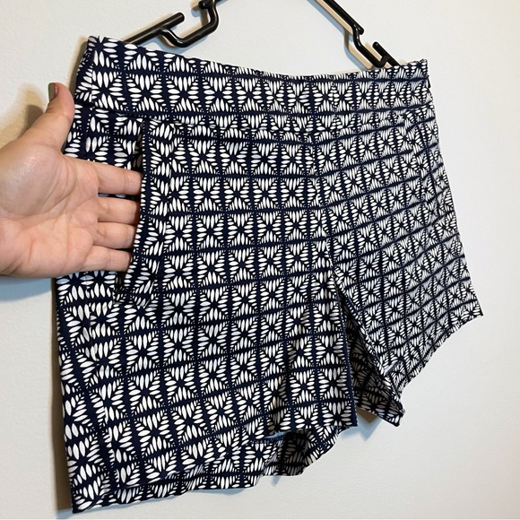 Structured Fabric Shorts with Pockets by J.Crew - Picture 1 of 5